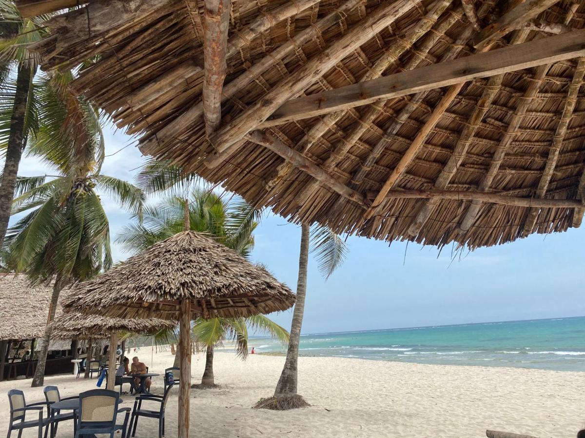 Private Backdoor Villa With Big Swimming Pool And Services Of Chef Included Diani Beach Exteriér fotografie
