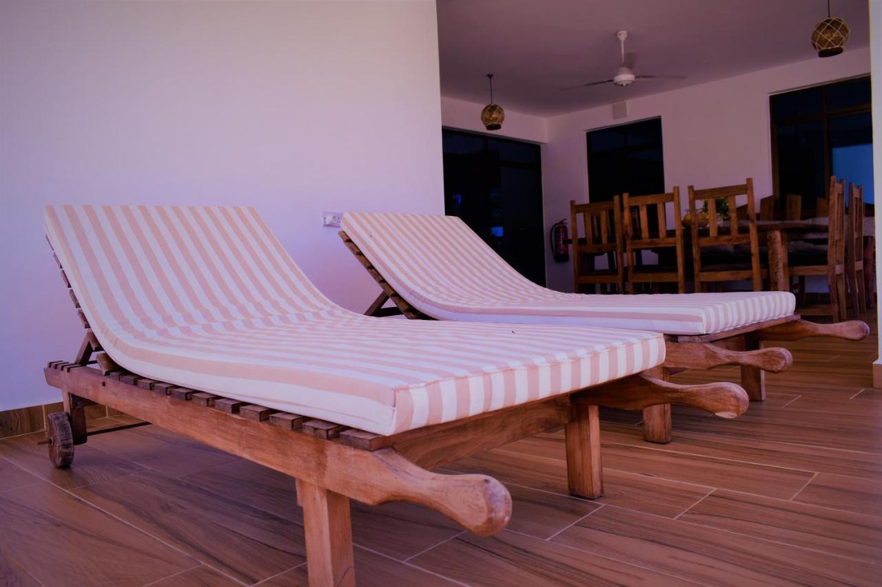 Private Backdoor Villa With Big Swimming Pool And Services Of Chef Included Diani Beach Exteriér fotografie