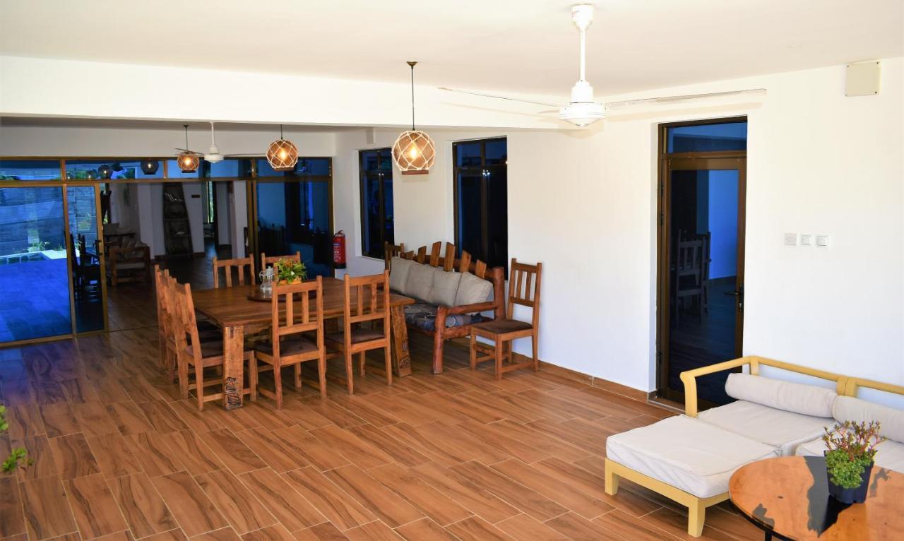 Private Backdoor Villa With Big Swimming Pool And Services Of Chef Included Diani Beach Exteriér fotografie