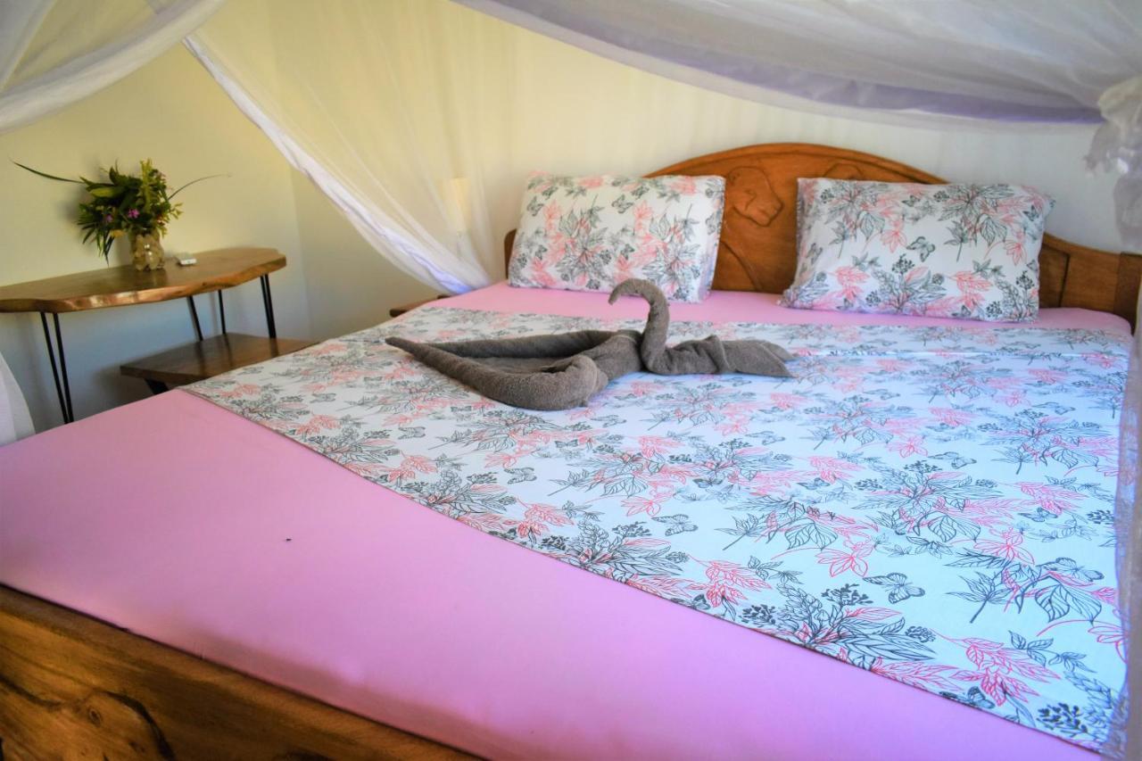 Private Backdoor Villa With Big Swimming Pool And Services Of Chef Included Diani Beach Exteriér fotografie