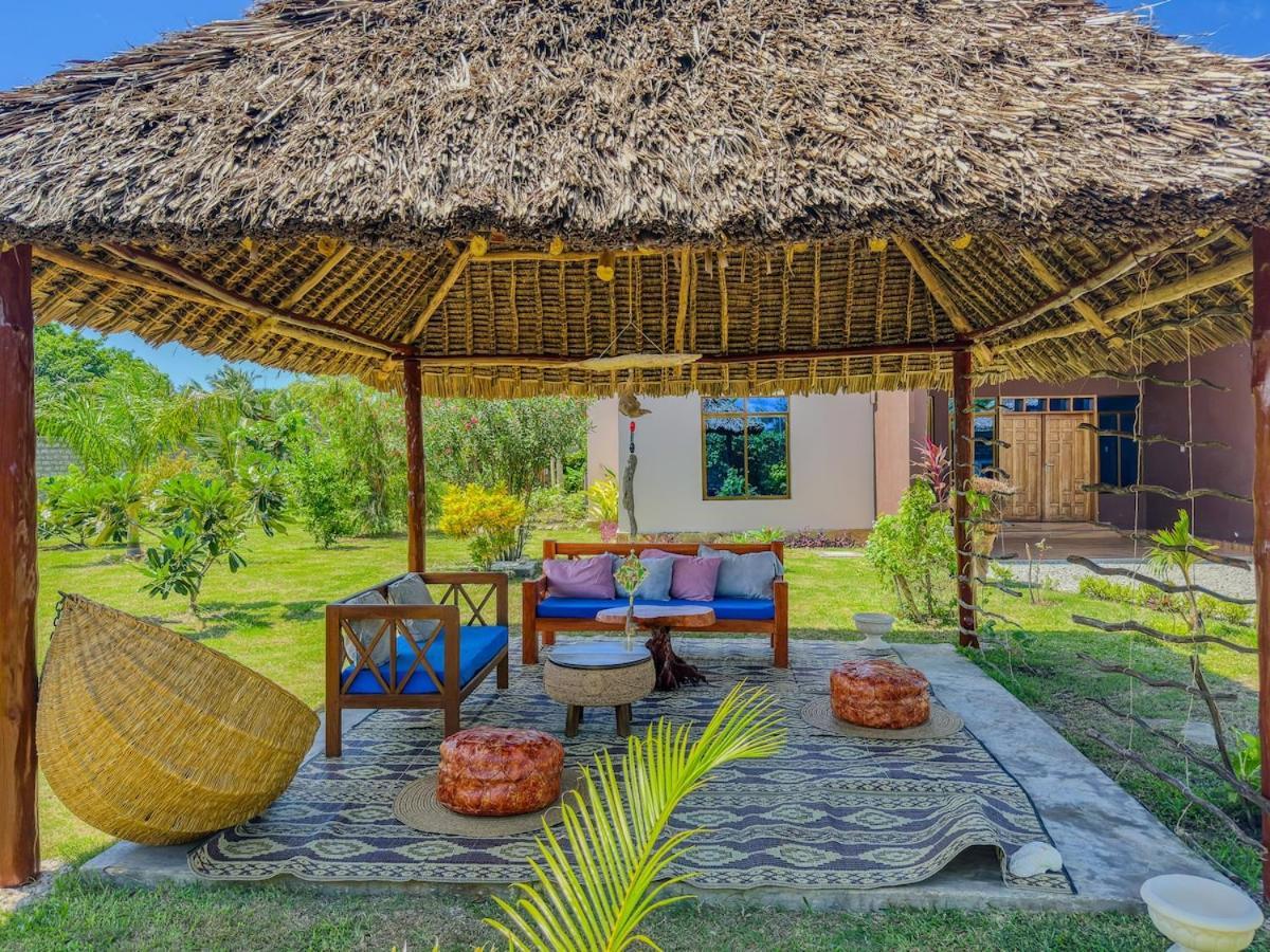 Private Backdoor Villa With Big Swimming Pool And Services Of Chef Included Diani Beach Exteriér fotografie