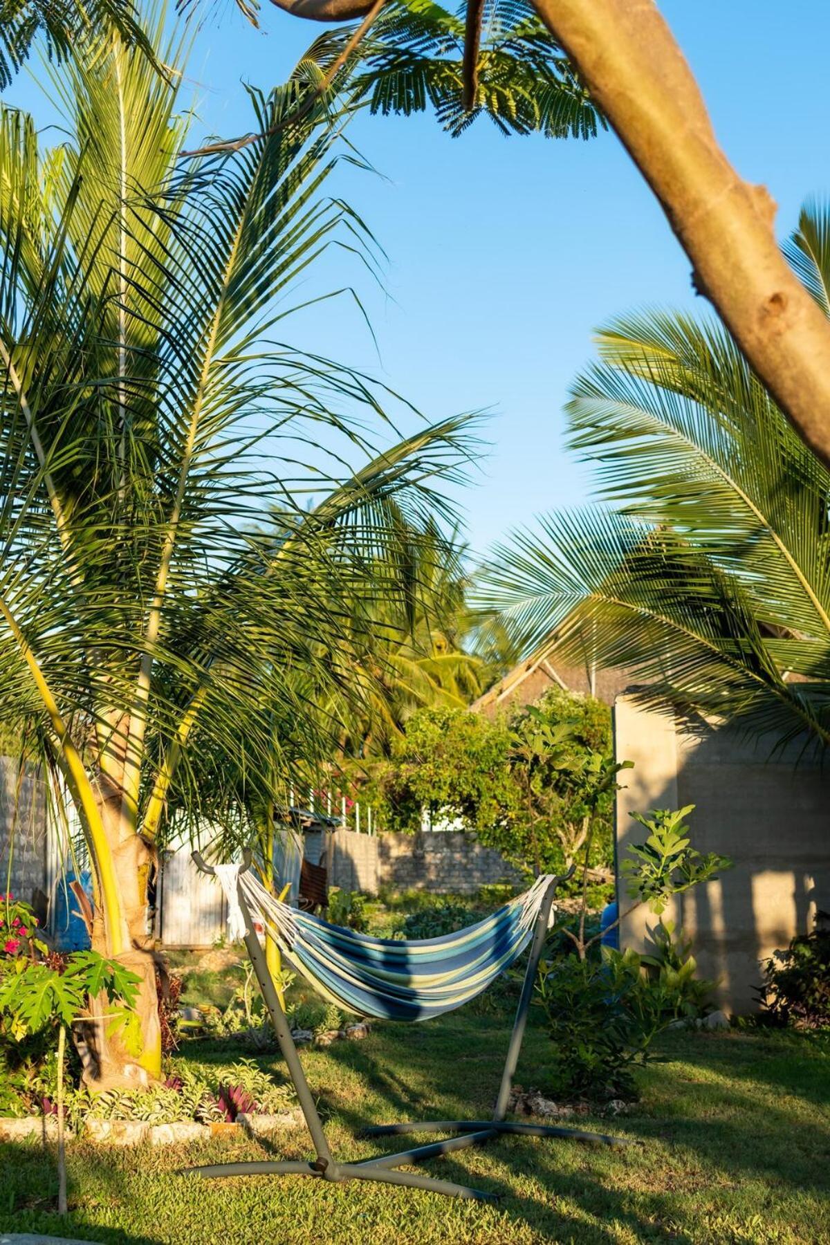 Private Backdoor Villa With Big Swimming Pool And Services Of Chef Included Diani Beach Exteriér fotografie