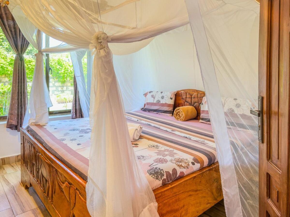 Private Backdoor Villa With Big Swimming Pool And Services Of Chef Included Diani Beach Exteriér fotografie